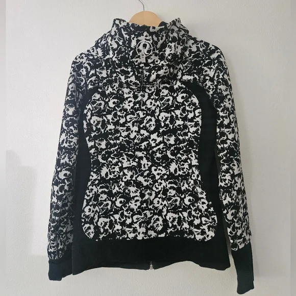 Lululemon Scuba Hoodie size 10 - Picture 2 of 8